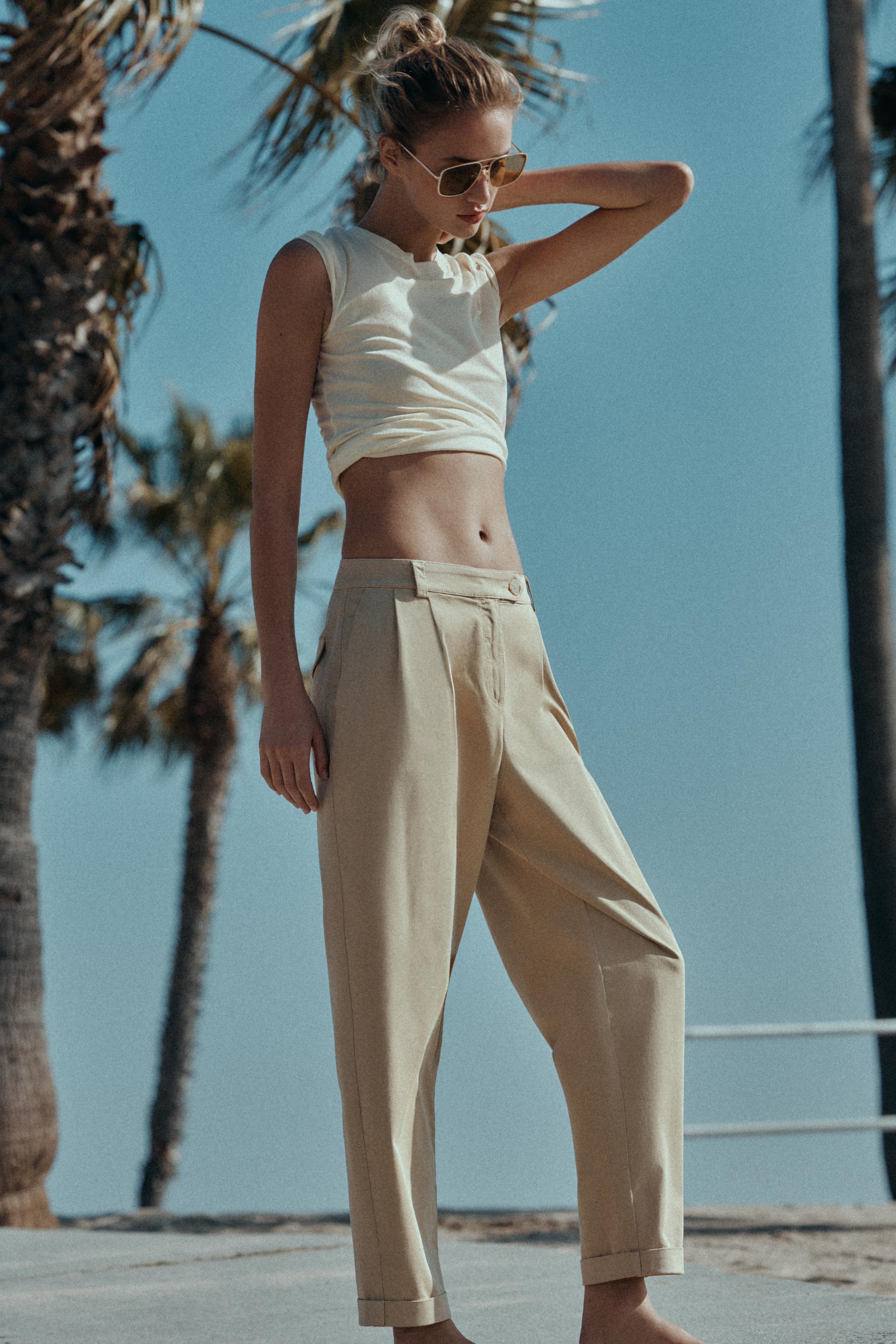 PANTALON CHINO BAS À REVERS